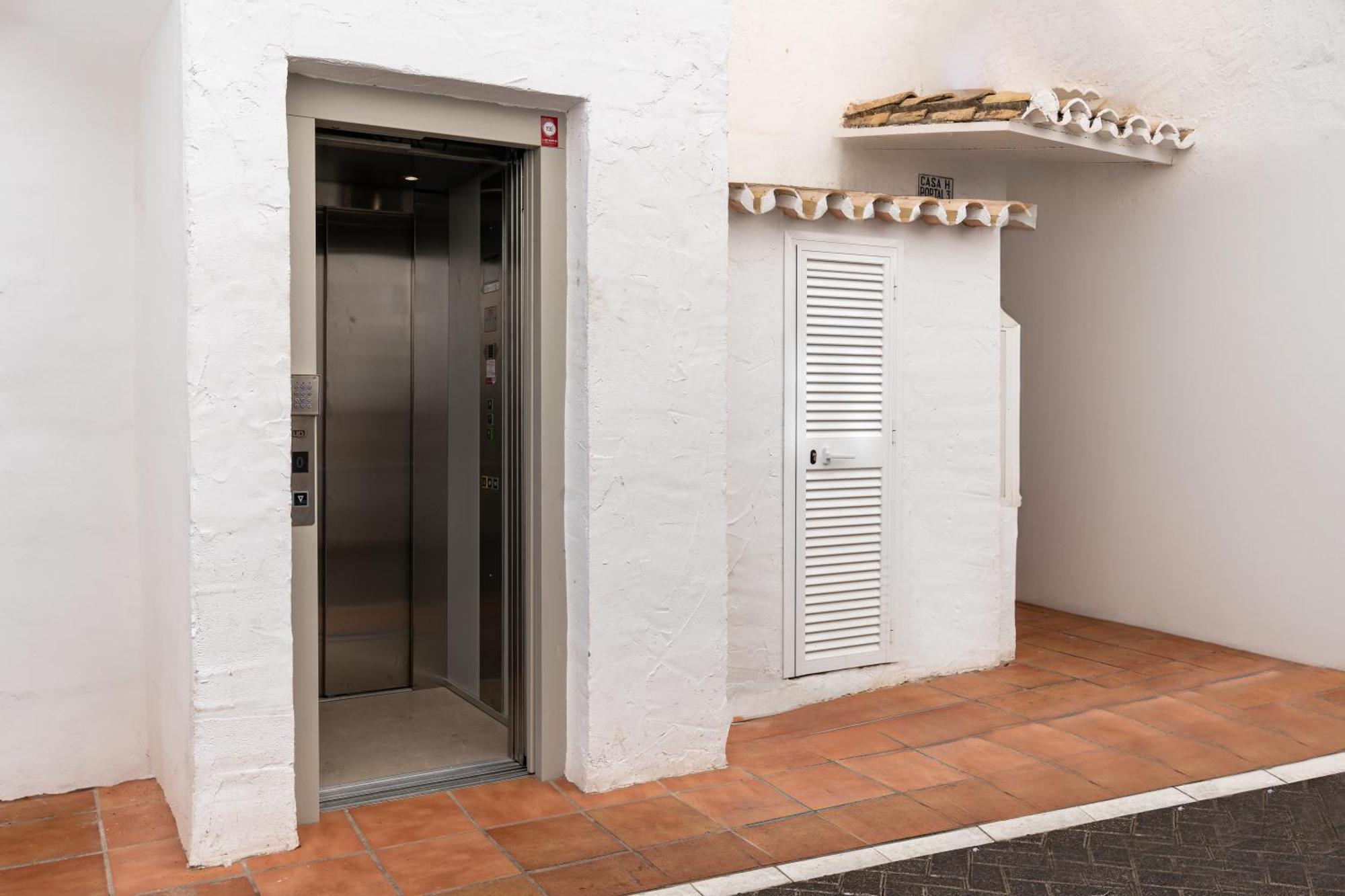 Ferienwohnung 243-Fully Renovated-Puerto Banus Marbella Front Line Penthouse Exterior foto